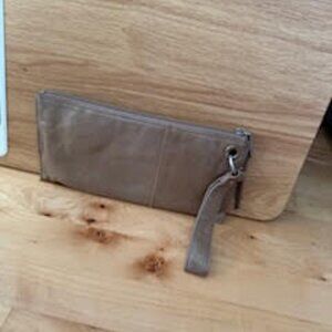 HOBO Vida Wristlet
